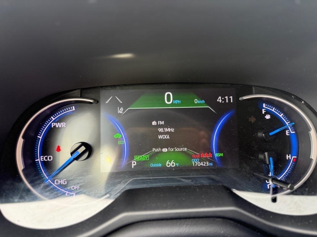 Toyota RAV4 Hybrid SE AWD (Natl) 2023