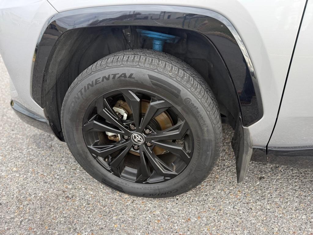 Toyota RAV4 Hybrid SE AWD (Natl) 2023