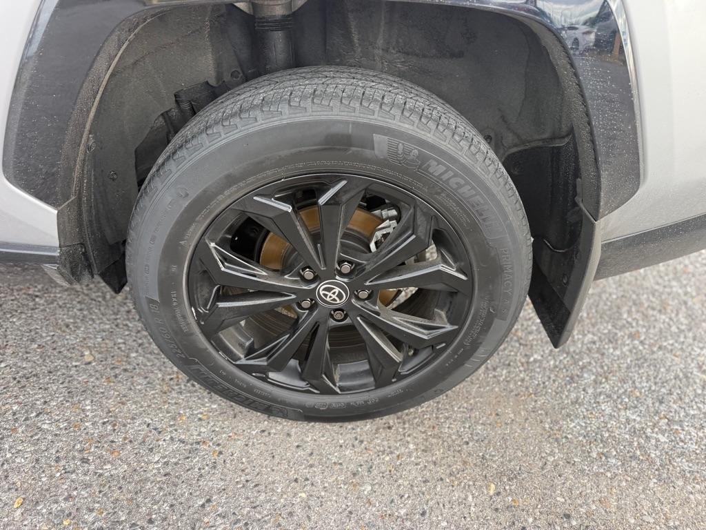 Toyota RAV4 Hybrid SE AWD (Natl) 2023