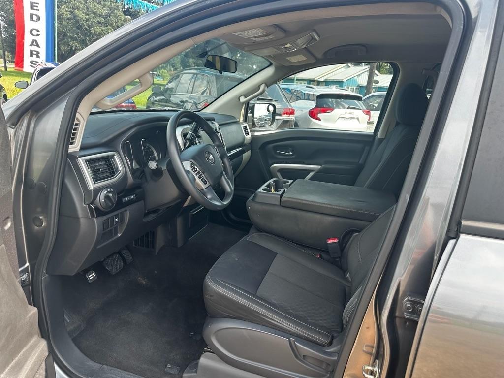 Nissan Titan 4x2 Crew Cab SV 2019