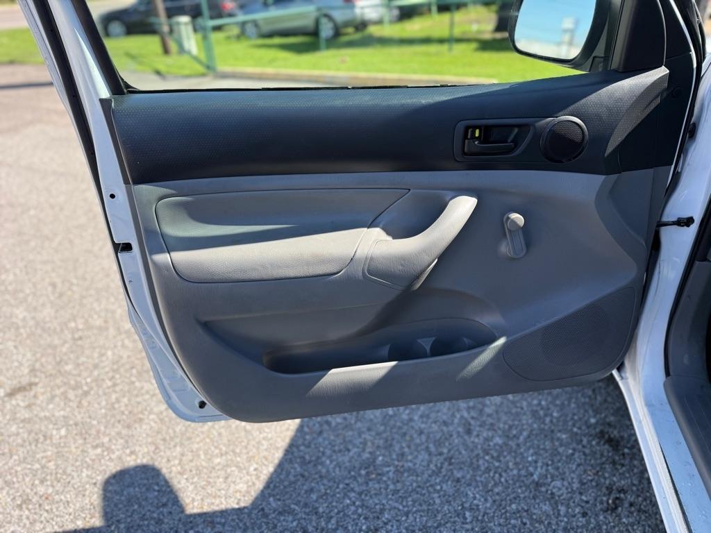 Toyota Tacoma 2WD Reg Cab I4 MT (Natl) 2012