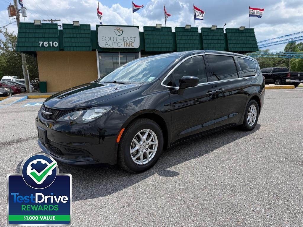 2023 Chrysler Voyager LX FWD