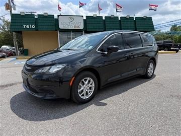 2023 Chrysler Voyager LX FWD