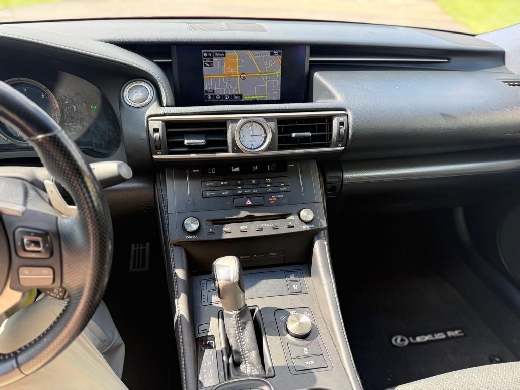 Lexus RC 200t Base 2016