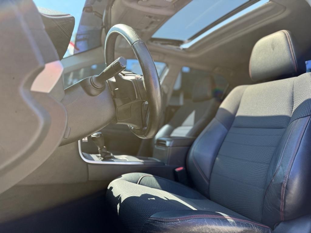 Toyota Camry XLE Auto (Natl) 2017