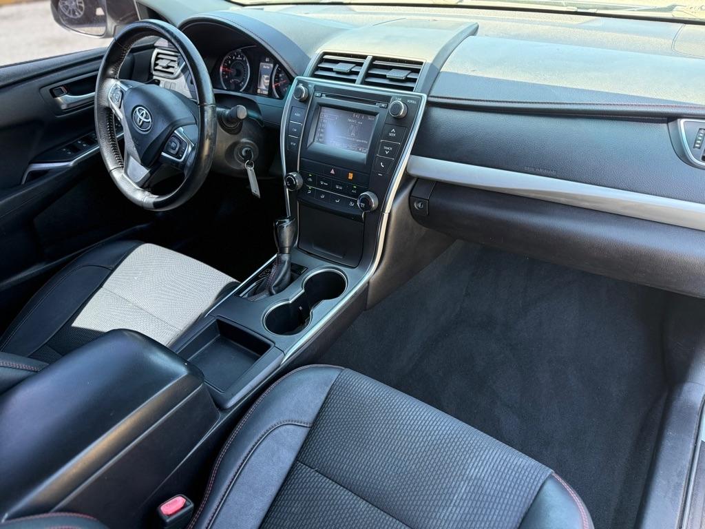 Toyota Camry XLE Auto (Natl) 2017