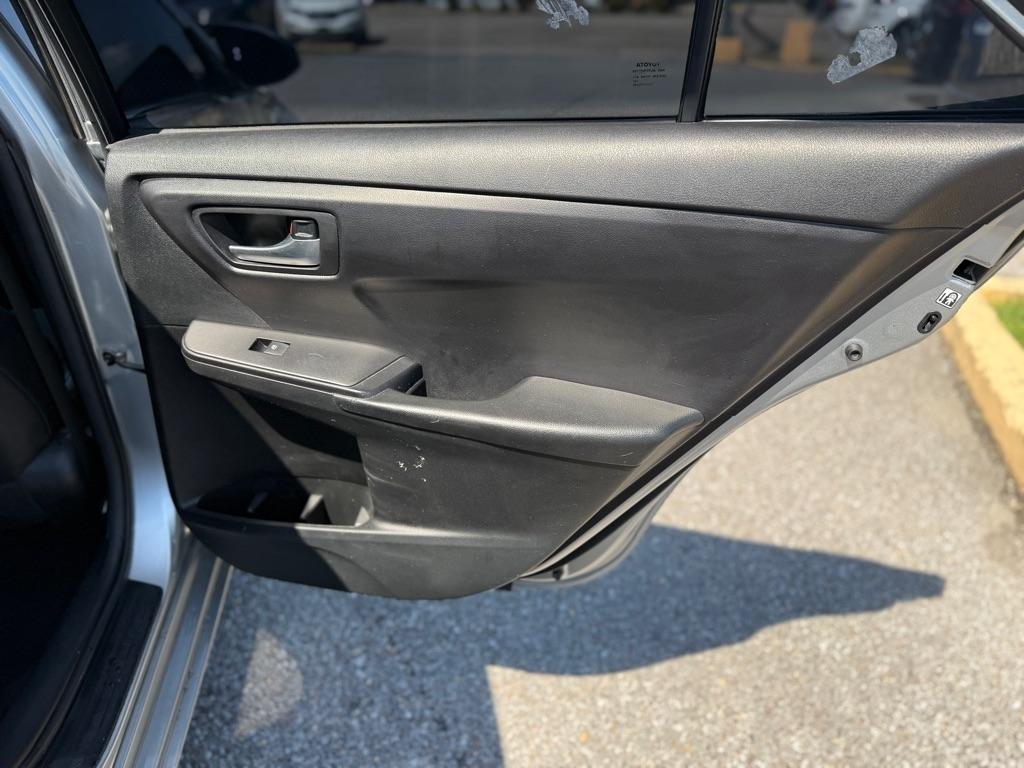Toyota Camry XLE Auto (Natl) 2017