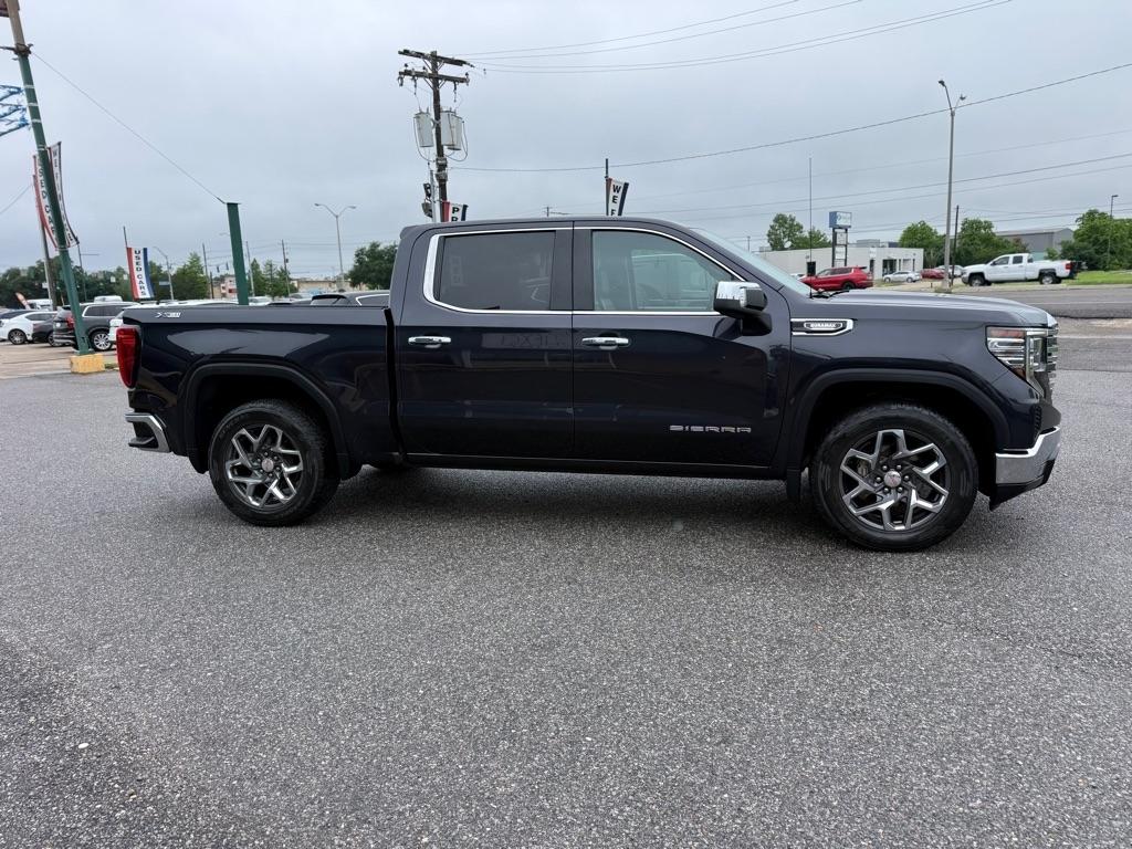 GMC Sierra 1500 4WD Crew Cab 147" SLT 2022