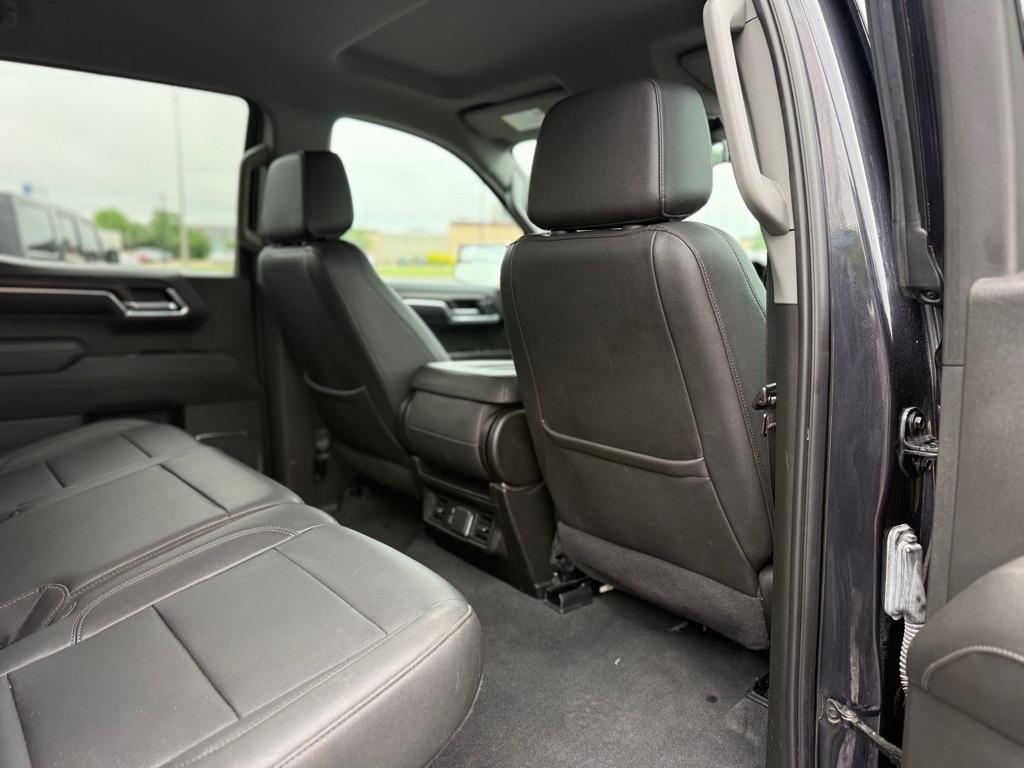 GMC Sierra 1500 4WD Crew Cab 147" SLT 2022