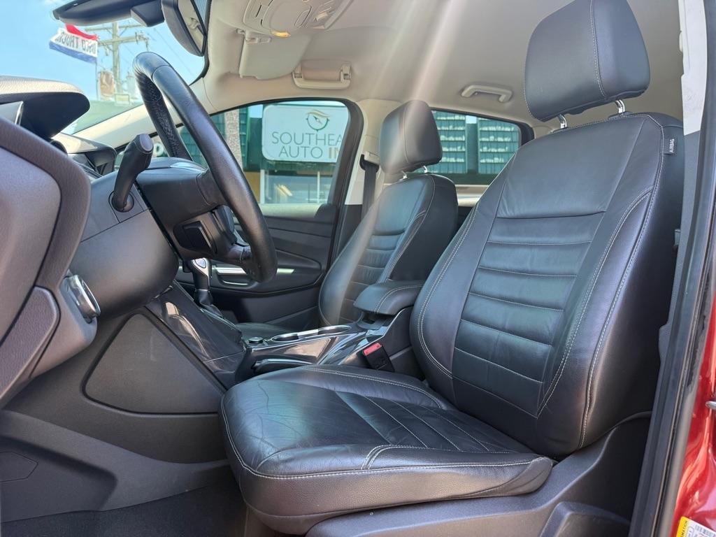 Ford Escape 4WD 4dr Titanium 2015