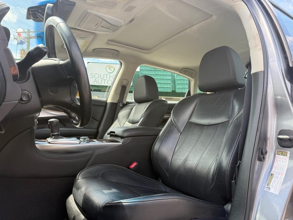 Infiniti Q70L 3.7 LUXE AWD 2019
