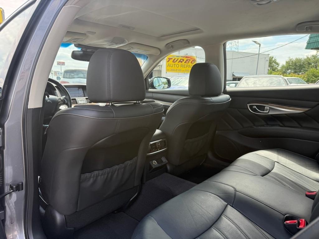 Infiniti Q70L 3.7 LUXE AWD 2019