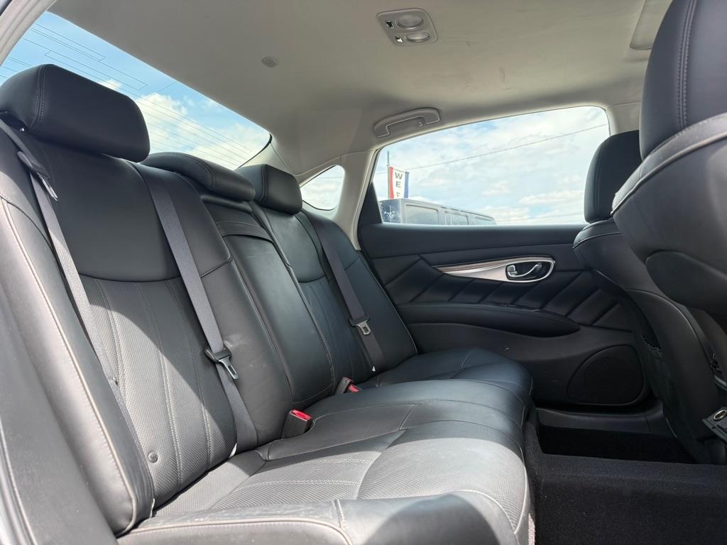 Infiniti Q70L 3.7 LUXE AWD 2019