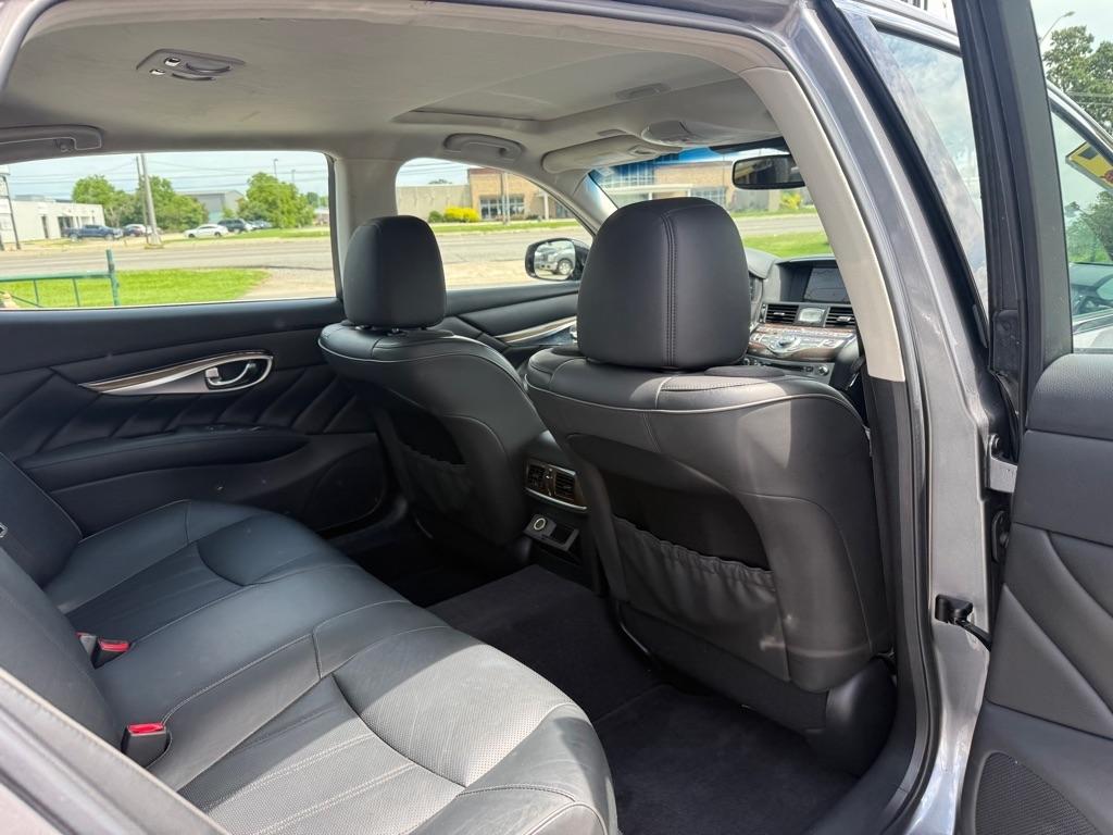 Infiniti Q70L 3.7 LUXE AWD 2019