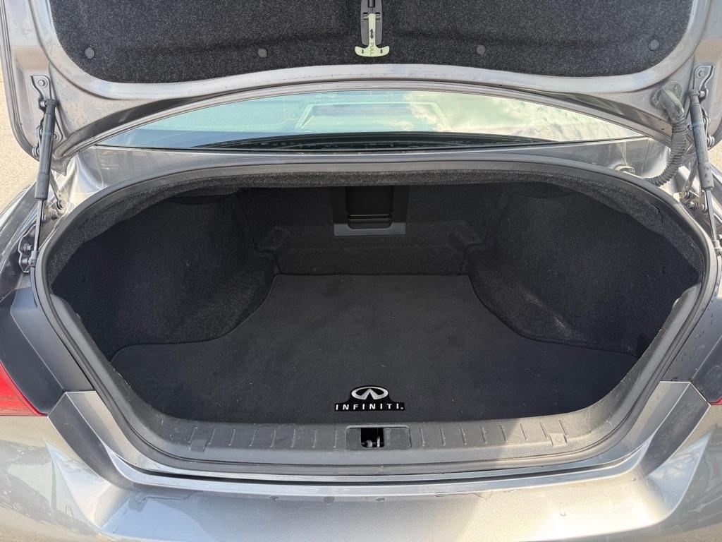 Infiniti Q70L 3.7 LUXE AWD 2019