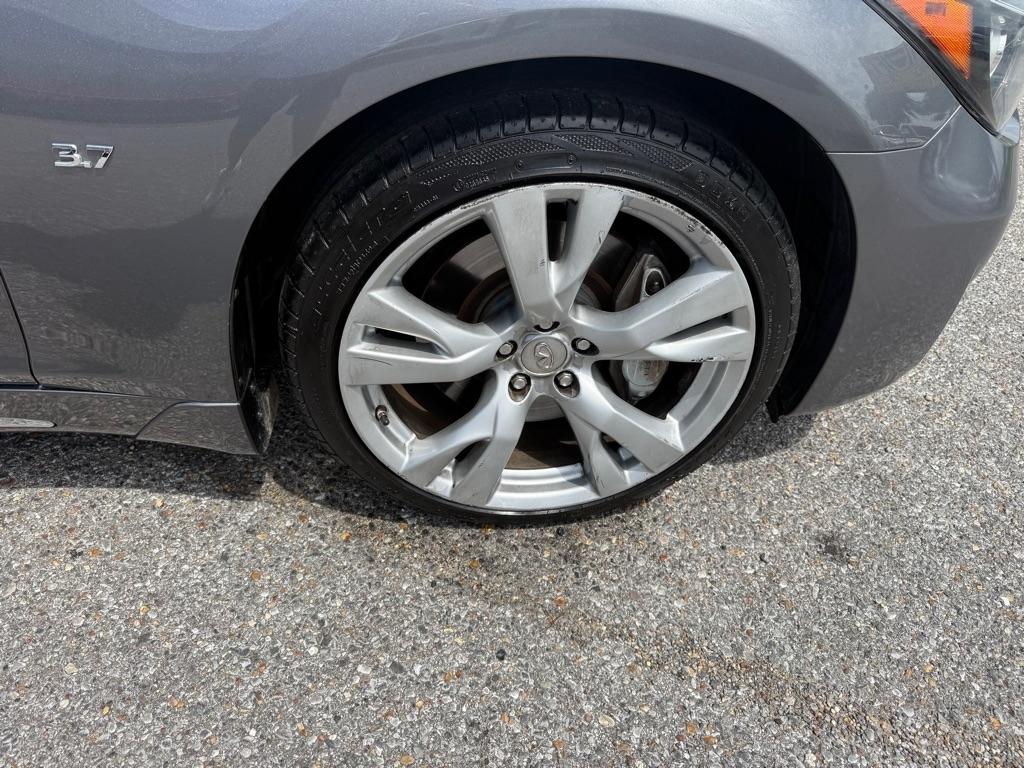 Infiniti Q70L 3.7 LUXE AWD 2019