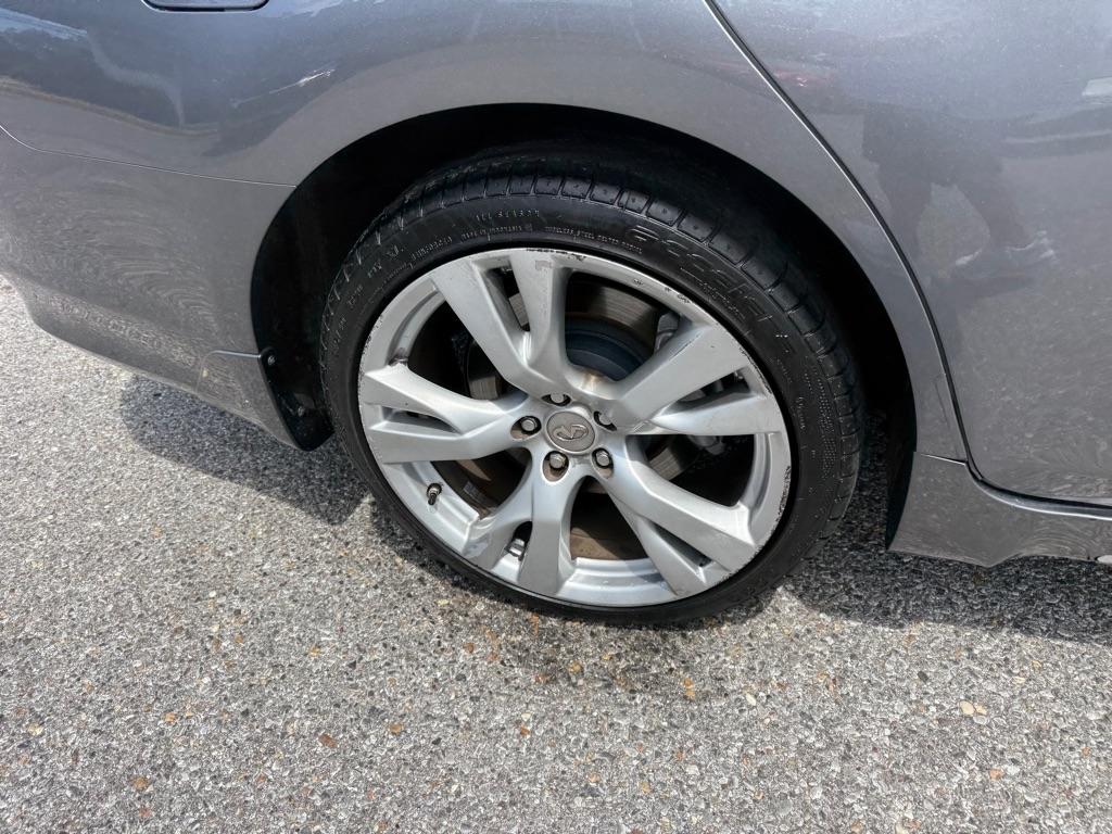 Infiniti Q70L 3.7 LUXE AWD 2019