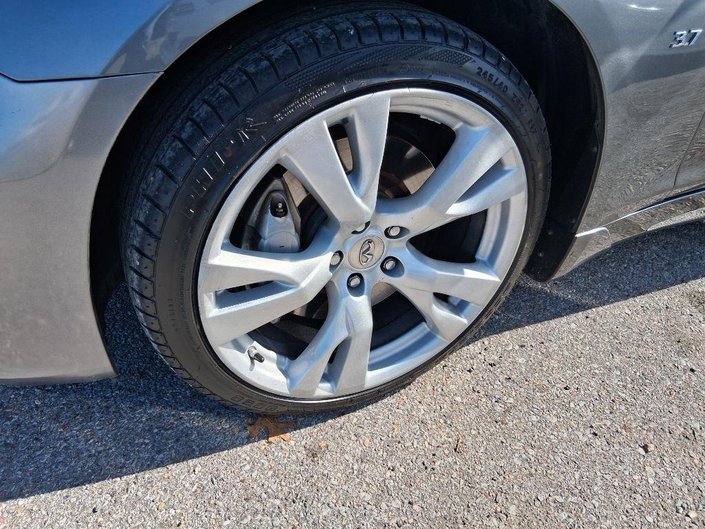 Infiniti Q70L 3.7 LUXE AWD 2019