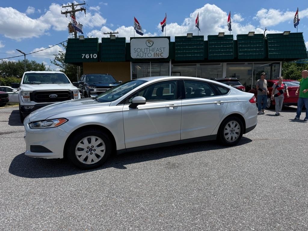 Ford Fusion 4dr Sdn S FWD 2013