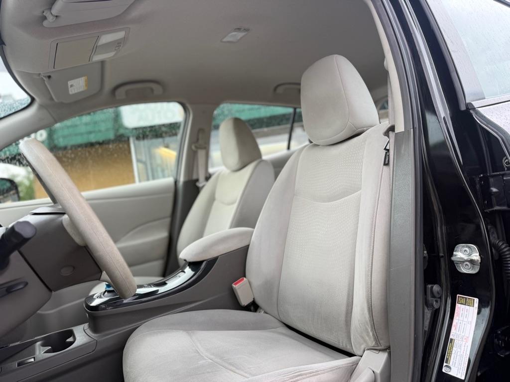 Nissan Leaf 4dr HB SL 2011