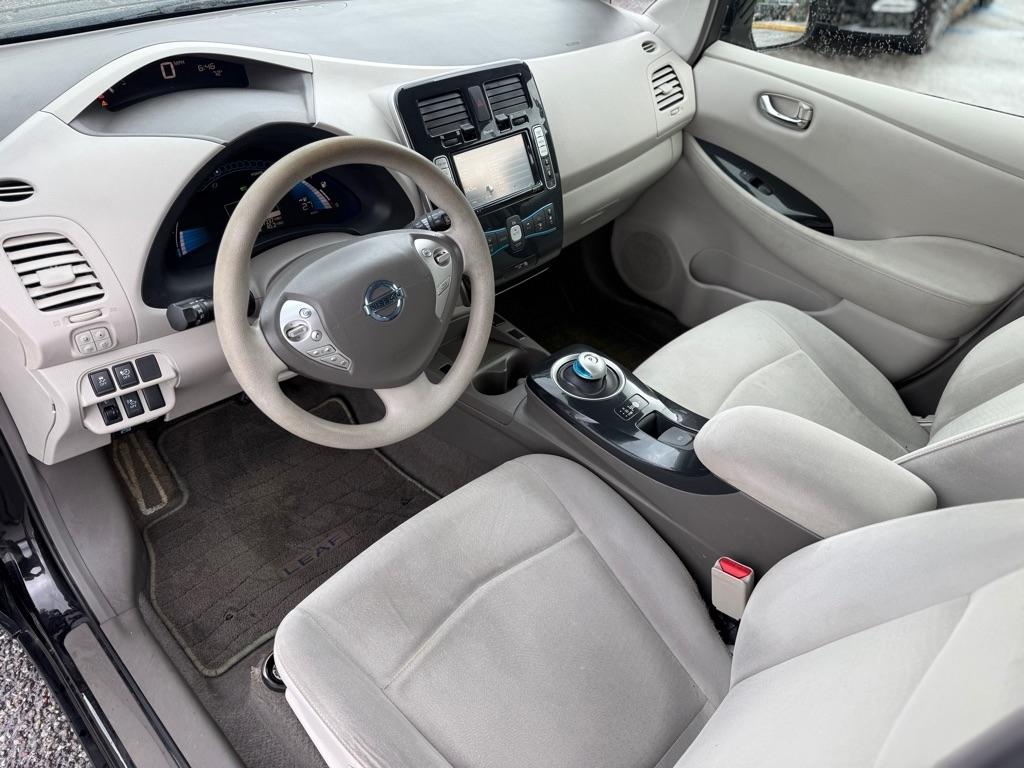 Nissan Leaf 4dr HB SL 2011