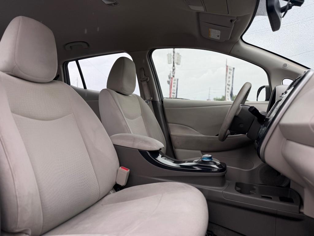 Nissan Leaf 4dr HB SL 2011