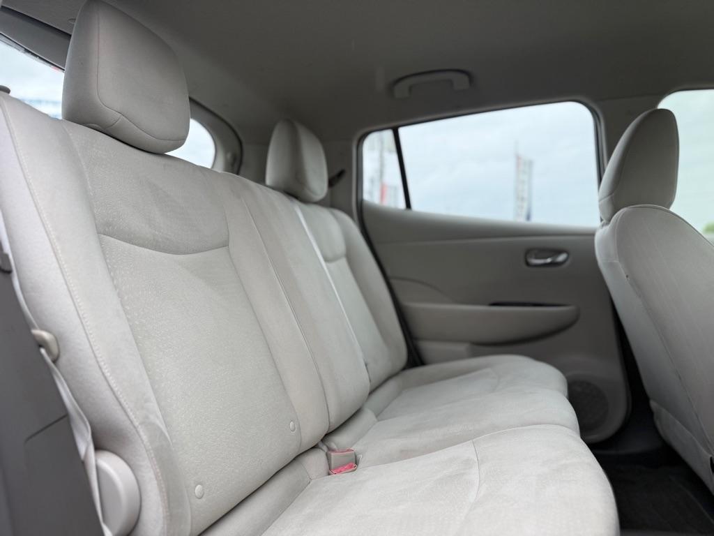 Nissan Leaf 4dr HB SL 2011