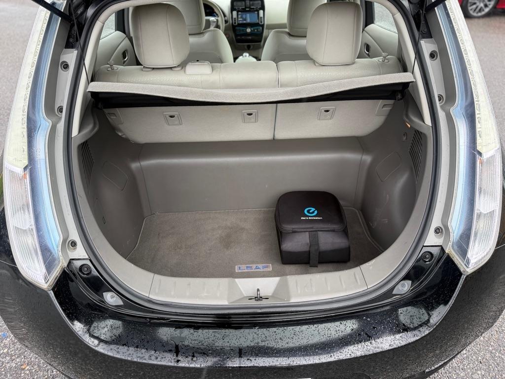Nissan Leaf 4dr HB SL 2011