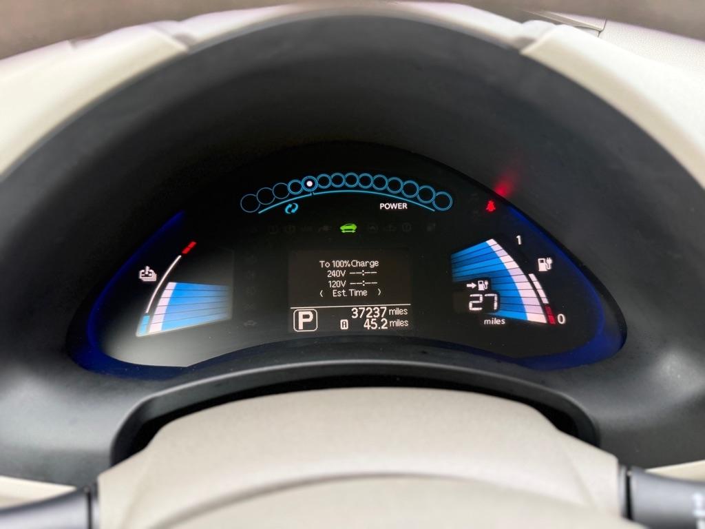 Nissan Leaf 4dr HB SL 2011