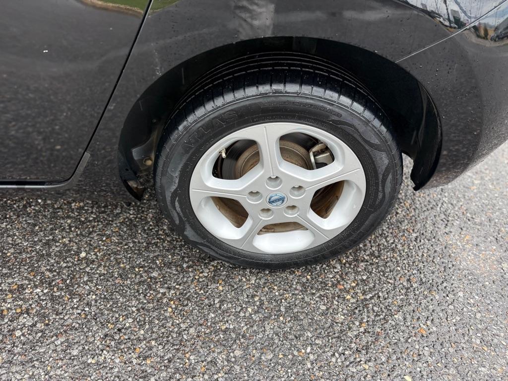 Nissan Leaf 4dr HB SL 2011