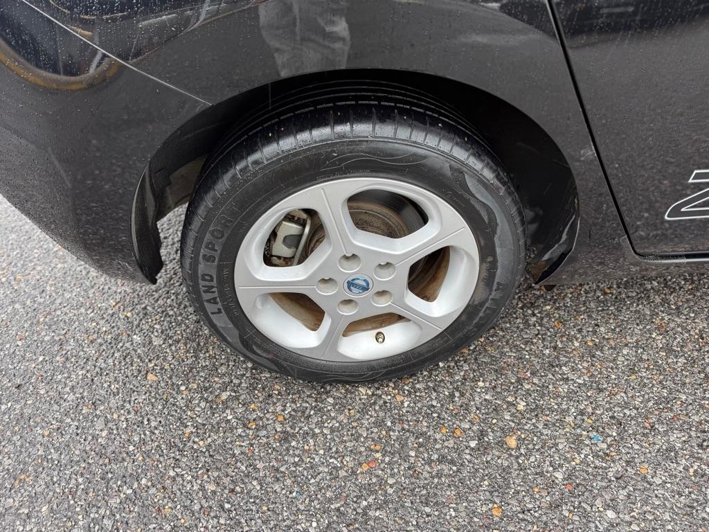 Nissan Leaf 4dr HB SL 2011