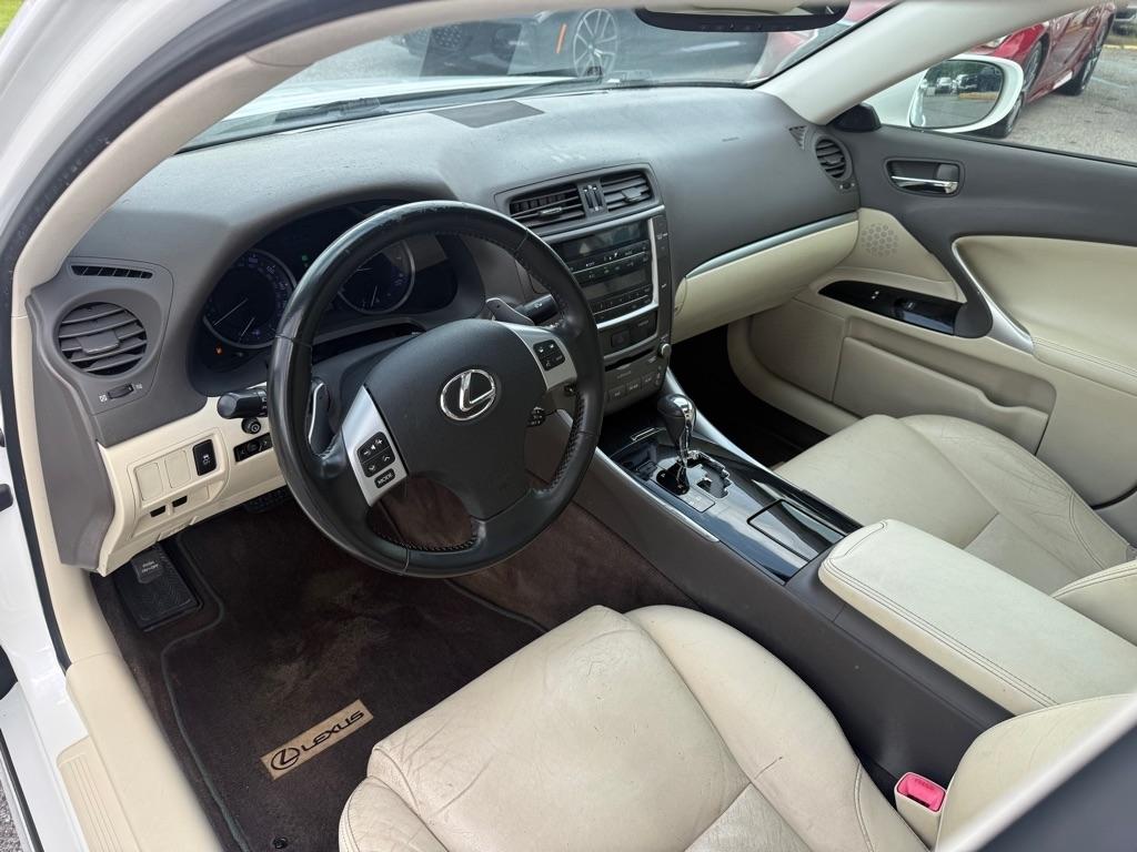 Lexus IS 250 4dr Sport Sdn Auto RWD 2013