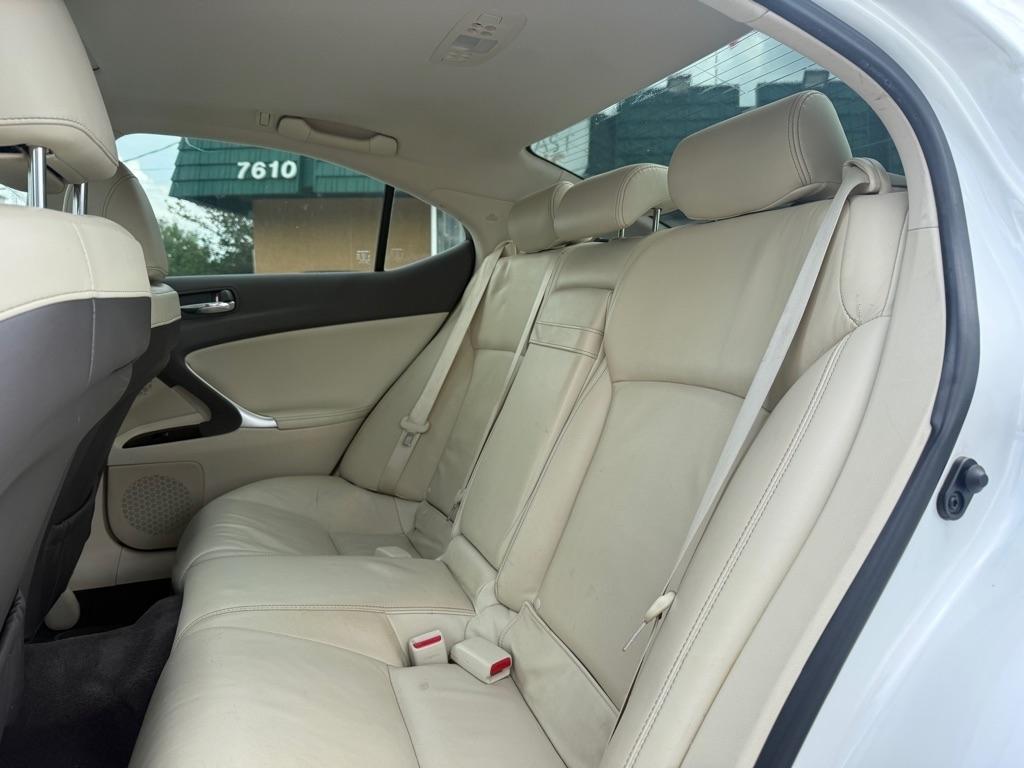 Lexus IS 250 4dr Sport Sdn Auto RWD 2013