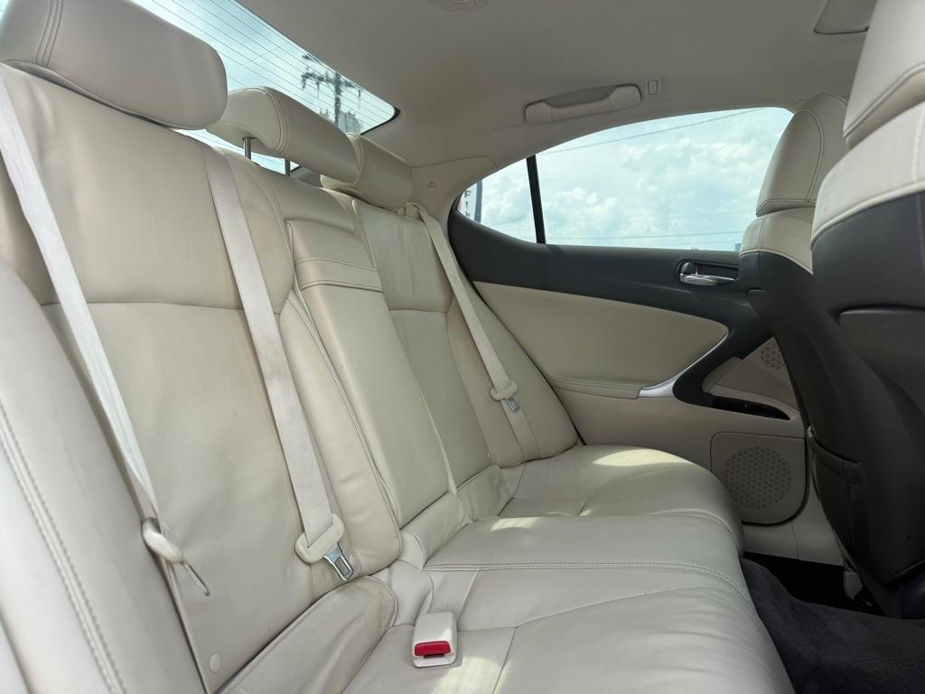 Lexus IS 250 4dr Sport Sdn Auto RWD 2013