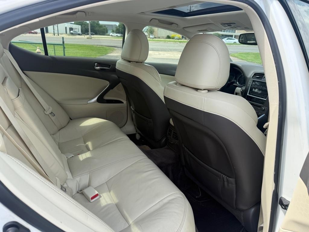 Lexus IS 250 4dr Sport Sdn Auto RWD 2013