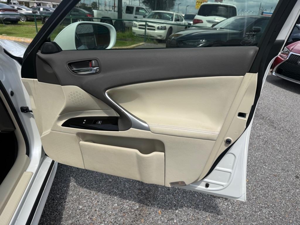 Lexus IS 250 4dr Sport Sdn Auto RWD 2013