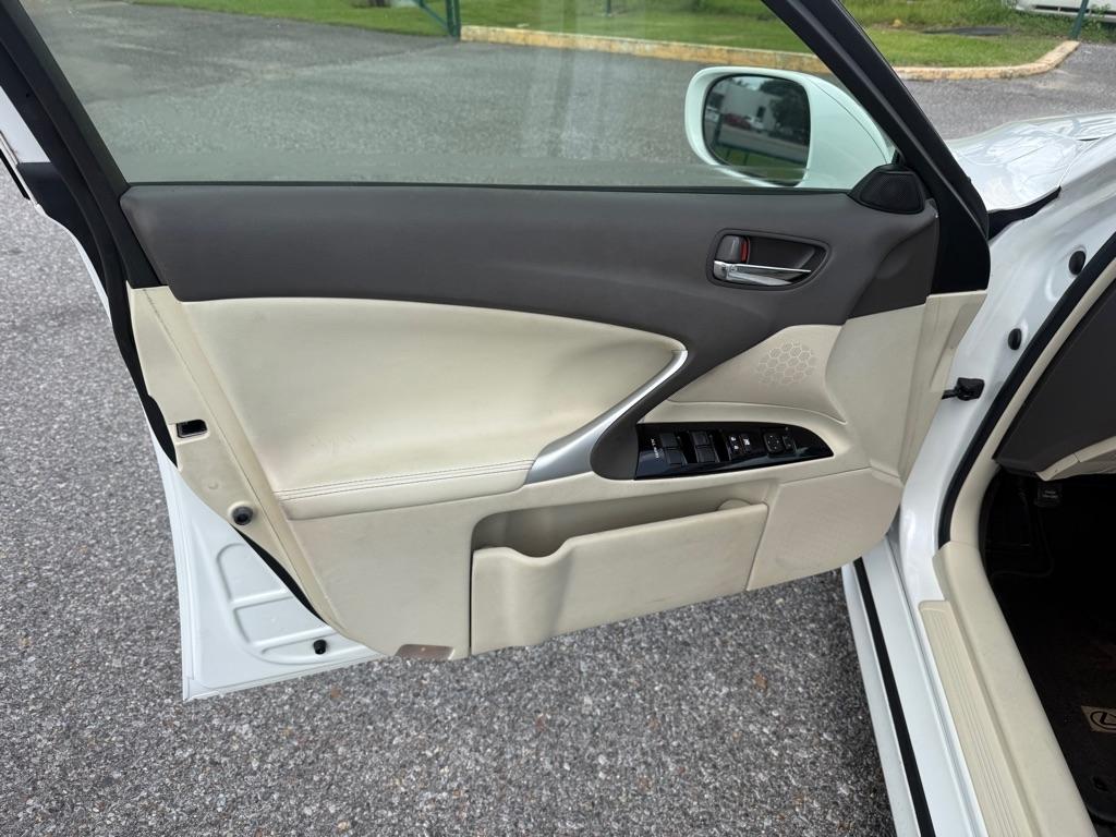 Lexus IS 250 4dr Sport Sdn Auto RWD 2013