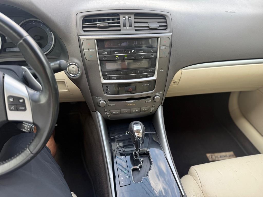 Lexus IS 250 4dr Sport Sdn Auto RWD 2013