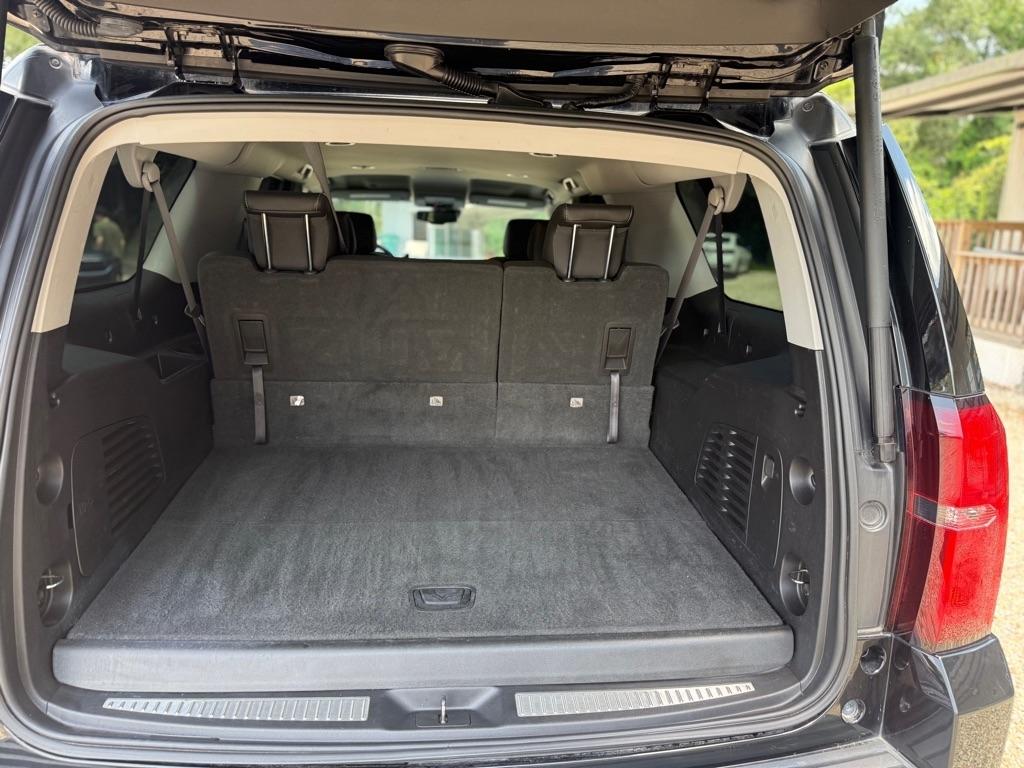 Chevrolet Suburban 2WD 4dr 1500 LT 2018