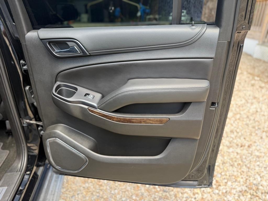 Chevrolet Suburban 2WD 4dr 1500 LT 2018