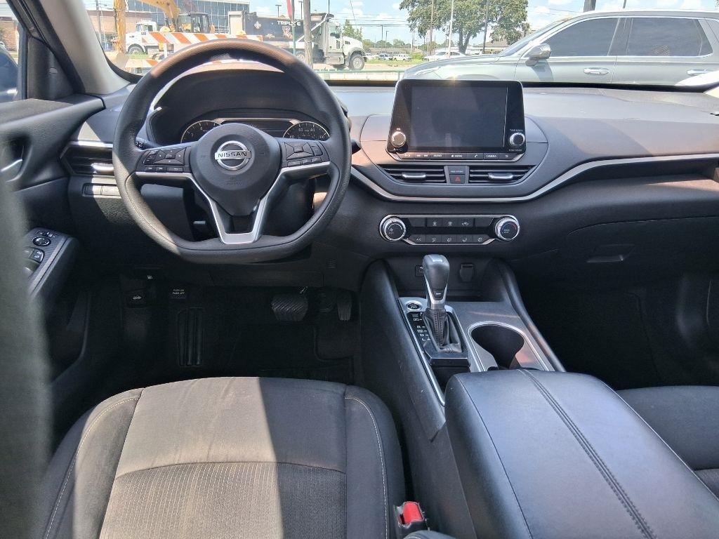 Nissan Altima 2.5 SV 2022