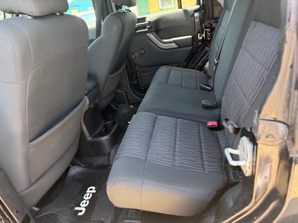 Jeep Wrangler Unlimited 4WD 4dr Sport 2012