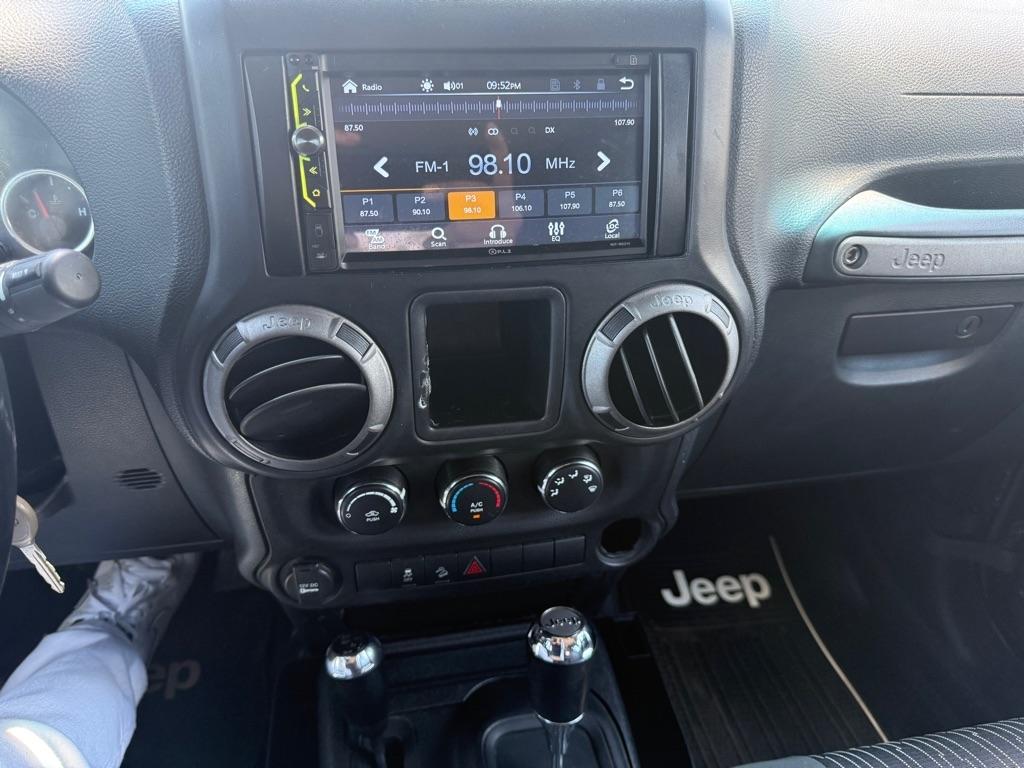 Jeep Wrangler Unlimited 4WD 4dr Sport 2012