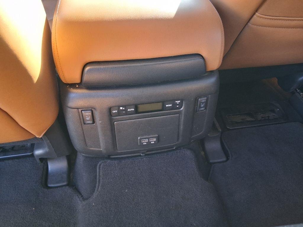 Nissan Armada Platinum 2WD 2017