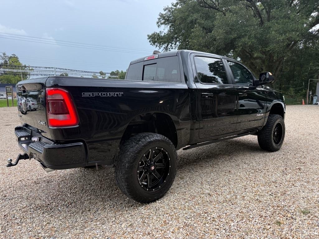 RAM 1500 Laramie 4x4 Crew Cab 5'7" Box 2023