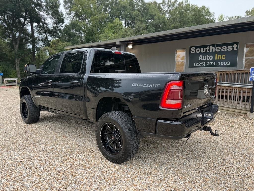 RAM 1500 Laramie 4x4 Crew Cab 5'7" Box 2023