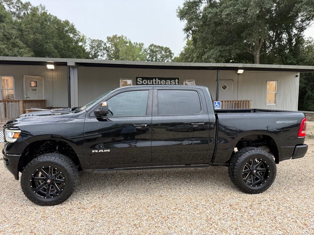 RAM 1500 Laramie 4x4 Crew Cab 5'7" Box 2023