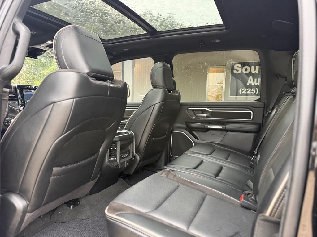 RAM 1500 Laramie 4x4 Crew Cab 5'7" Box 2023