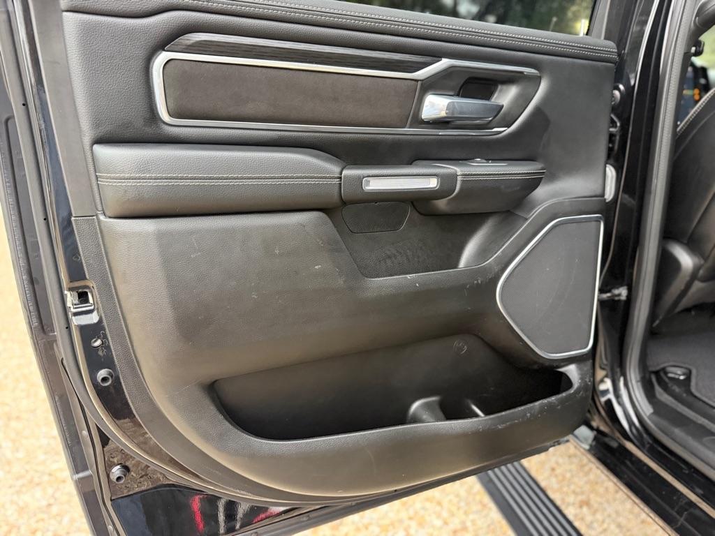 RAM 1500 Laramie 4x4 Crew Cab 5'7" Box 2023
