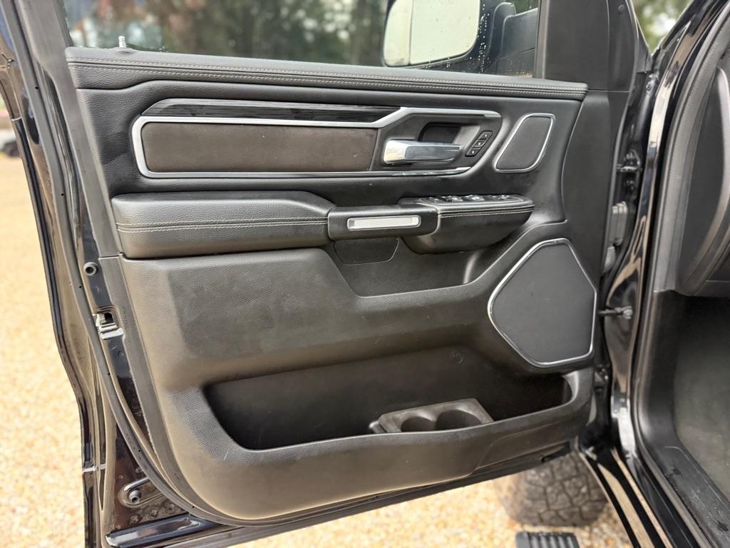 RAM 1500 Laramie 4x4 Crew Cab 5'7" Box 2023